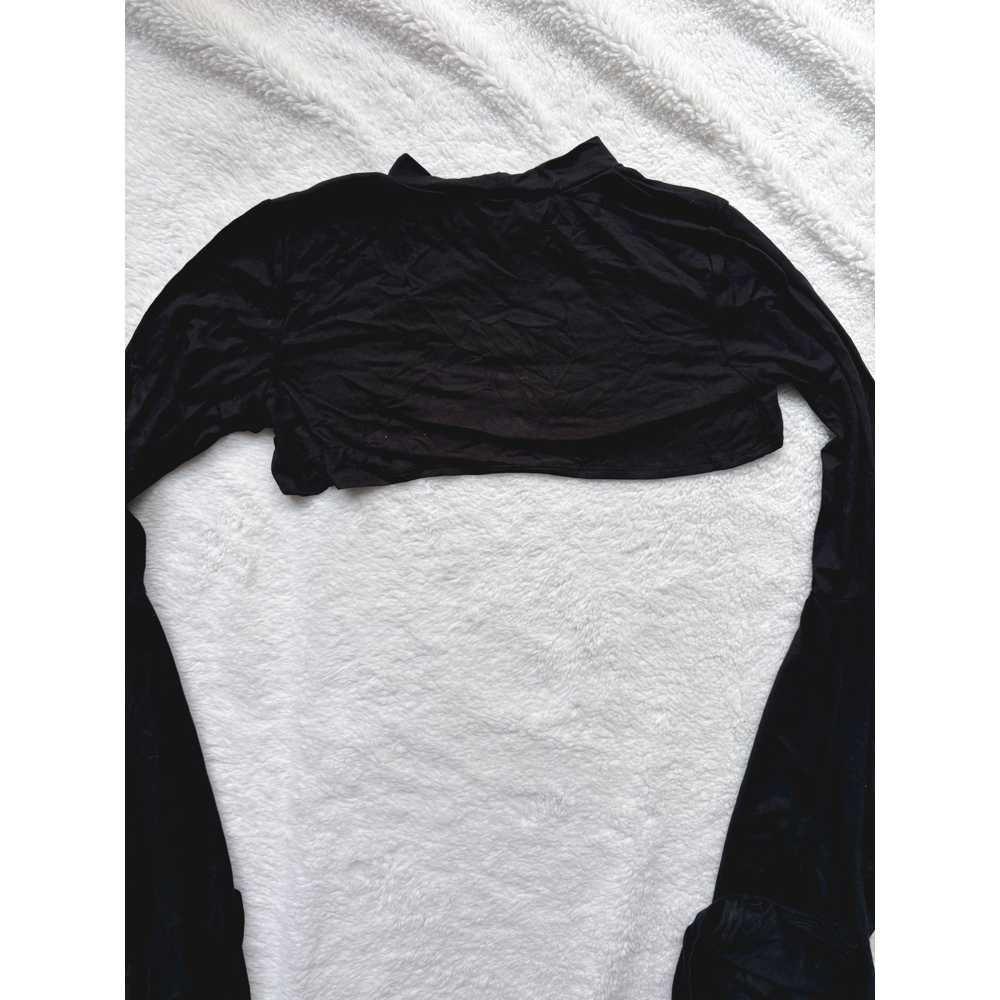 BlackMilk Mrs. Addams Shrug Black Bell Sleeve Gothic Crop Top NWT Medium - Picture 3 of 7